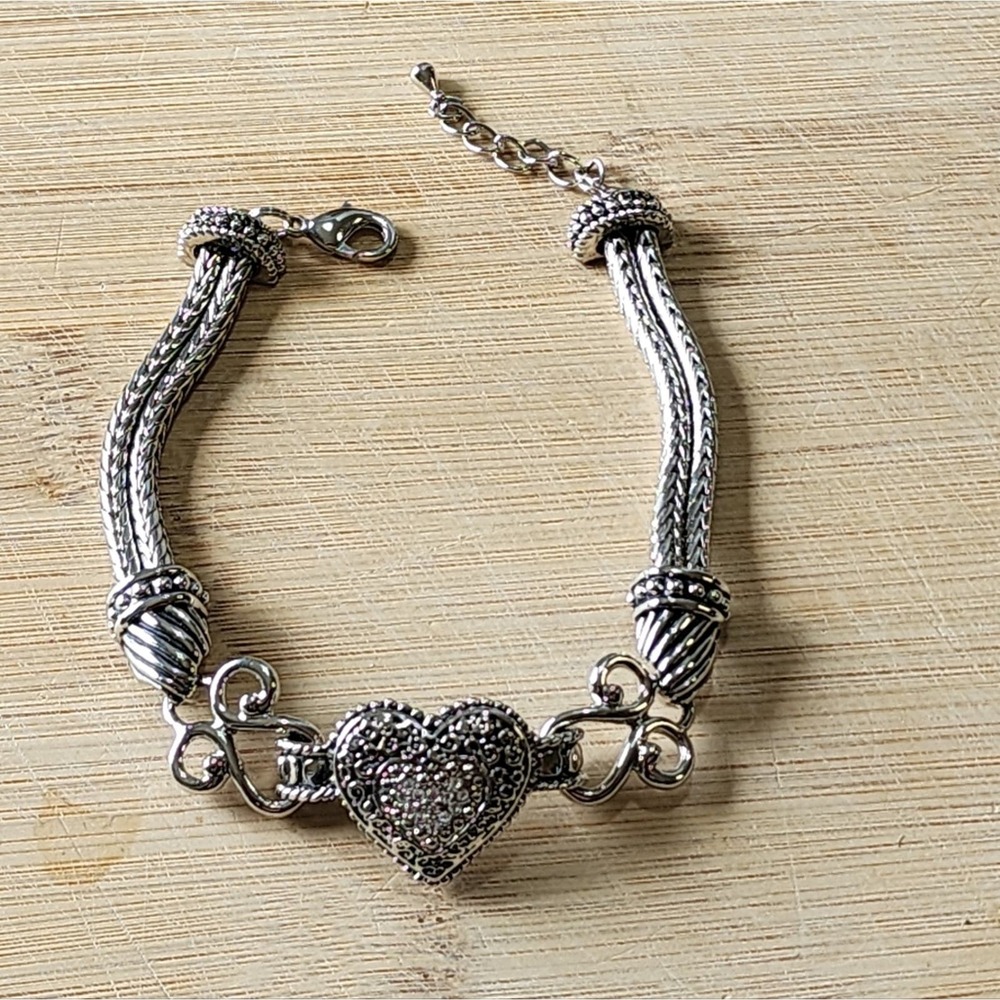Lia Sophia jeweled heart Lobster clasp bracelet new
